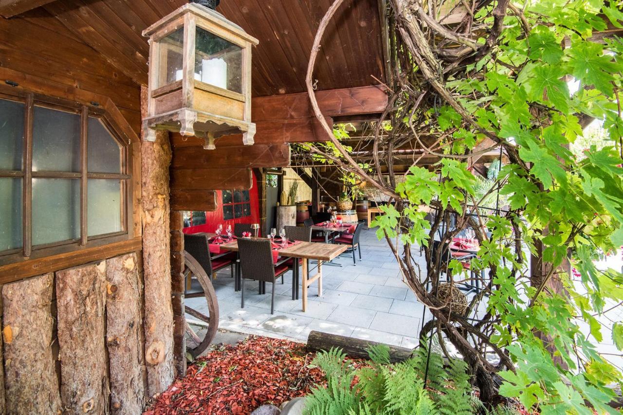 Reves Gourmands, Hotellerie & Gastronomie Vernayaz Esterno foto