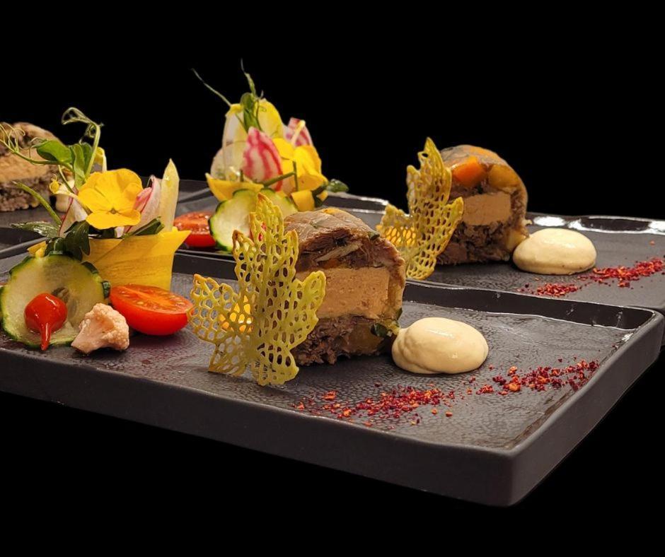 Reves Gourmands, Hotellerie & Gastronomie Vernayaz Esterno foto