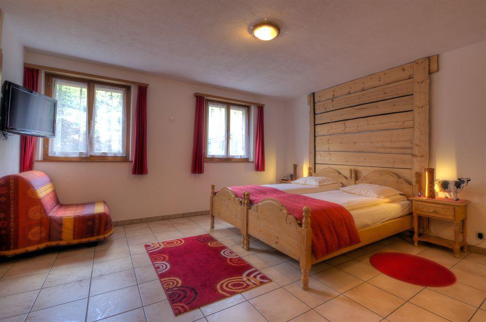 Reves Gourmands, Hotellerie & Gastronomie Vernayaz Esterno foto
