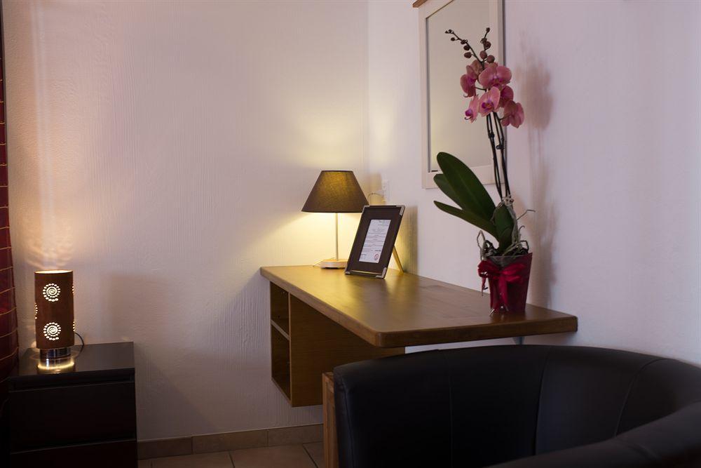 Reves Gourmands, Hotellerie & Gastronomie Vernayaz Esterno foto