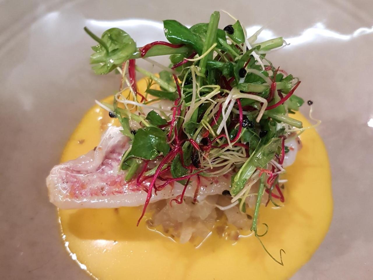 Reves Gourmands, Hotellerie & Gastronomie Vernayaz Esterno foto