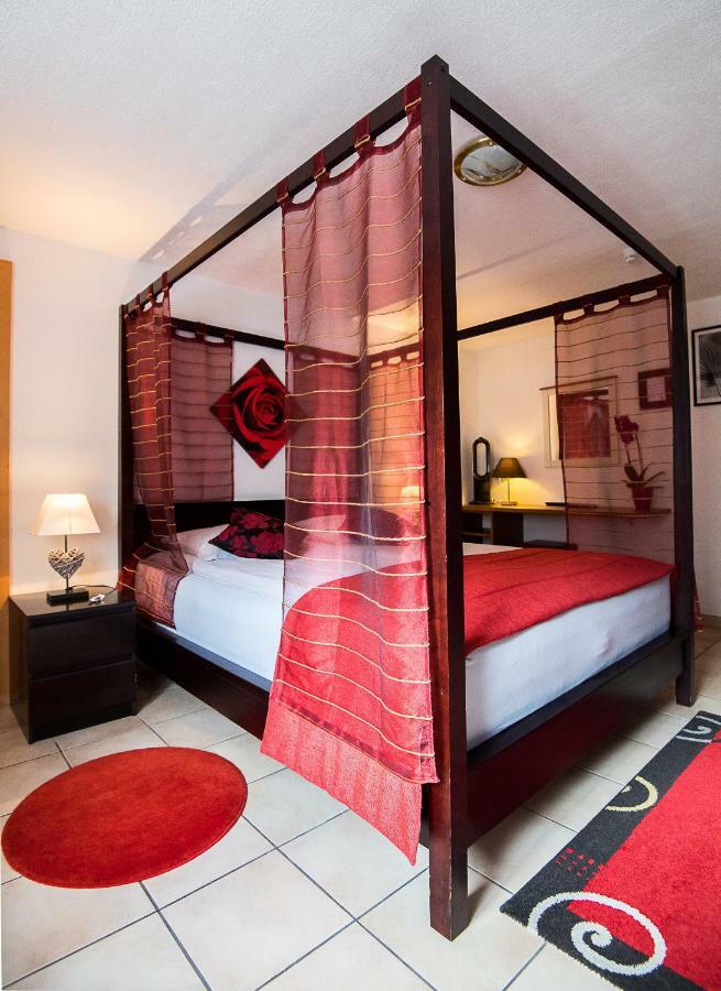 Reves Gourmands, Hotellerie & Gastronomie Vernayaz Esterno foto