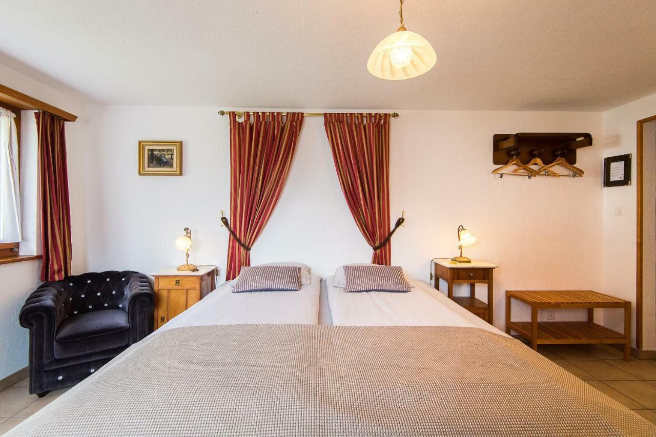 Reves Gourmands, Hotellerie & Gastronomie Vernayaz Esterno foto
