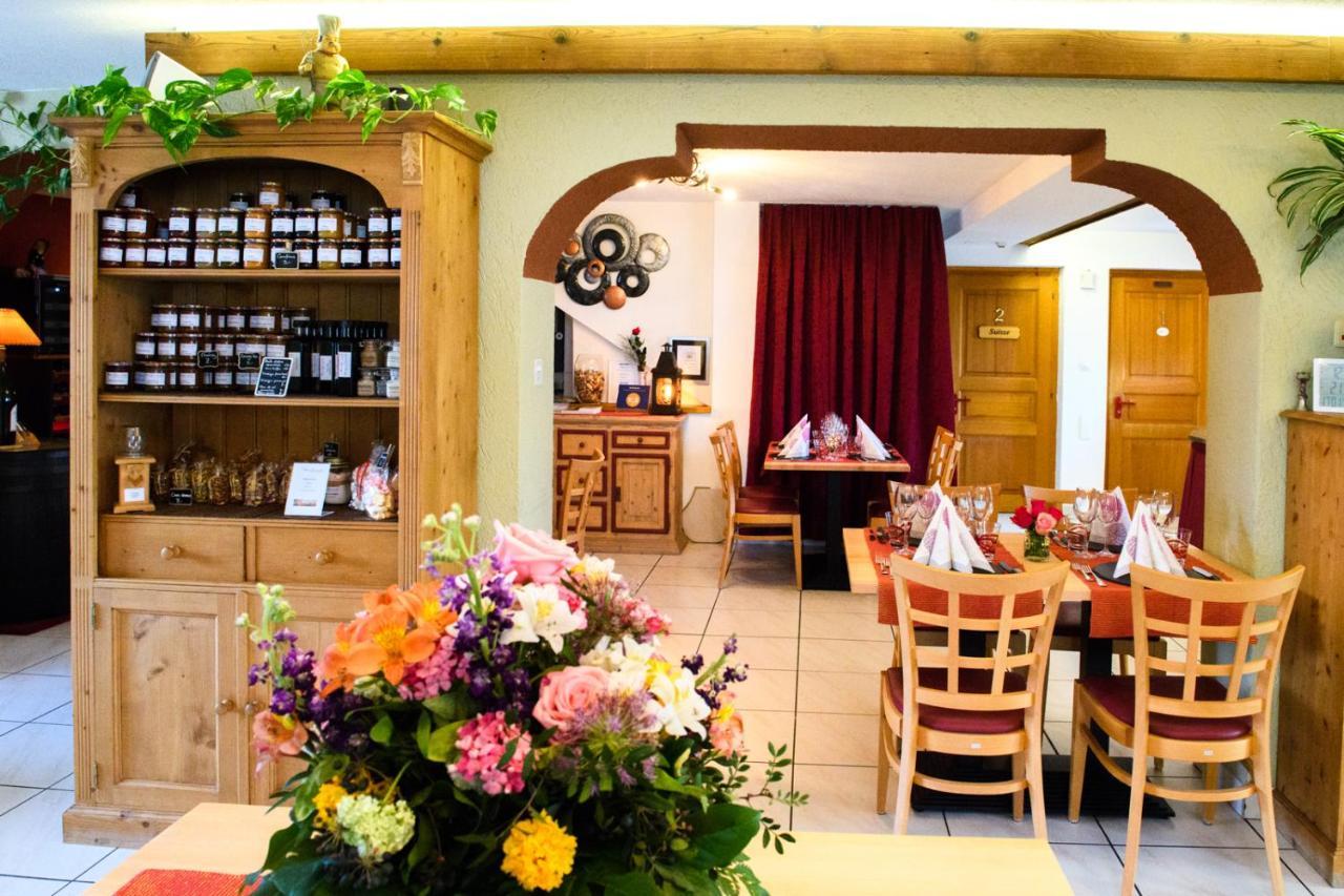 Reves Gourmands, Hotellerie & Gastronomie Vernayaz Esterno foto